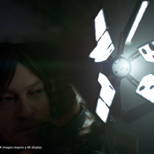 Death Stranding Norman Reedus valaisee.jpg