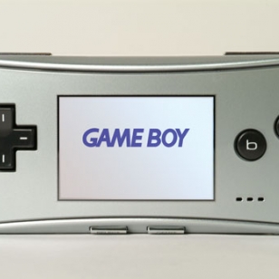 E3 2005: Uusi, minikokoinen Game Boy Micro