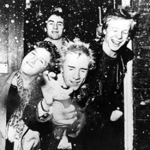 The Sex Pistols jälleen yhdessä Guitar Heron kunniaksi