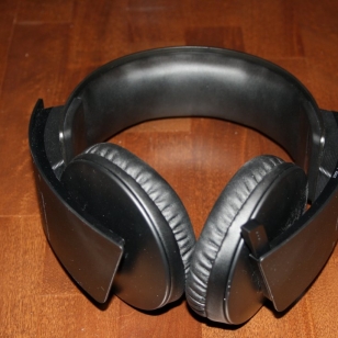 Testissä Sony Wireless Stereo Headset 