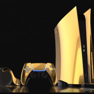 Truly Exquisite Golden PS5